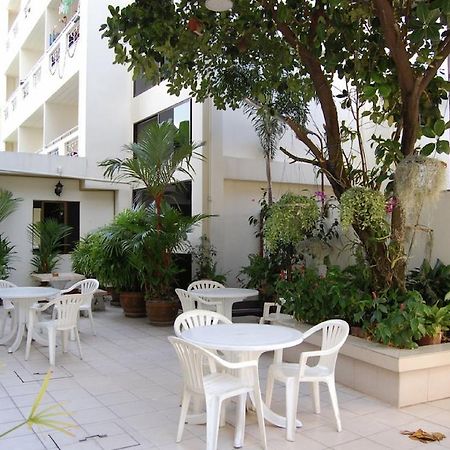 Veerachai Court Чиангмай Екстериор снимка