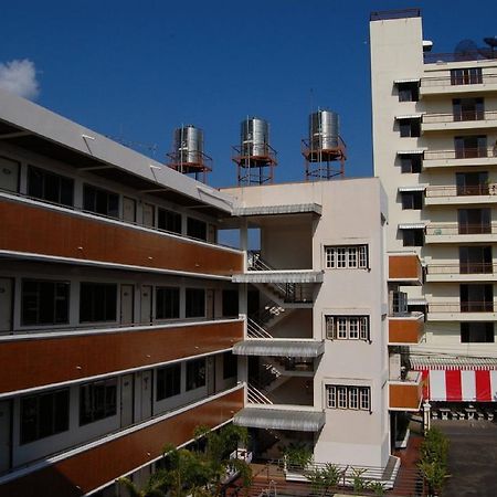 Veerachai Court Чиангмай Екстериор снимка