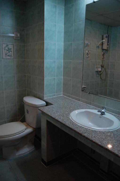 Veerachai Court Чиангмай Екстериор снимка